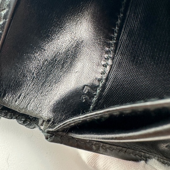 Prada patent Leather bi fold wallet - Picture 10 of 10